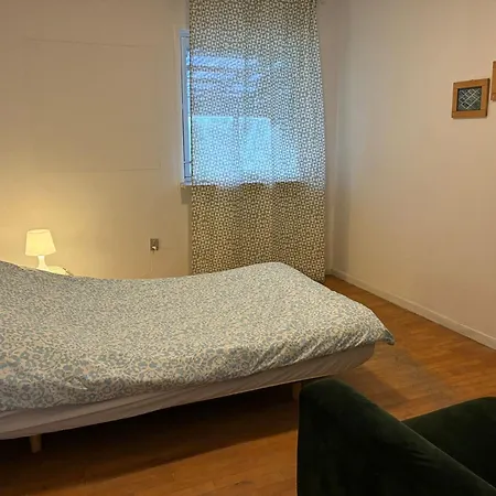 Hus *